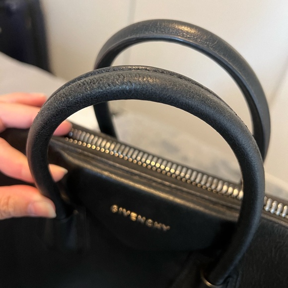 Givenchy Antigona Handbag - Picture 6 of 6